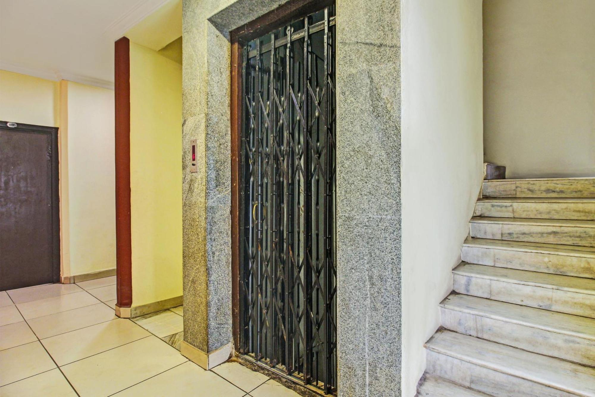 Hotel O Ruma Near Nampally Railway Station Hajdarábád Exteriér fotografie